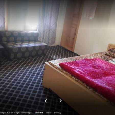 Hunza Baithak Hotel Karimabad  ภายนอก รูปภาพ